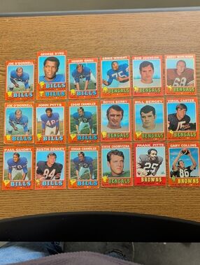 Vintage 1971 Football Trading Cards - 19 Card Lot (Bills, Bengals, Browns)